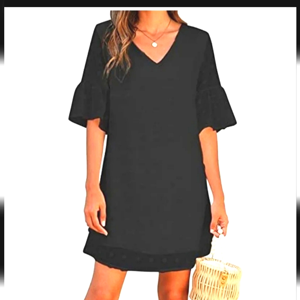 NEW WITH TAGS NEVER WORN Blooming Jelly Womens Short Sleeve V Neck Ruffle large